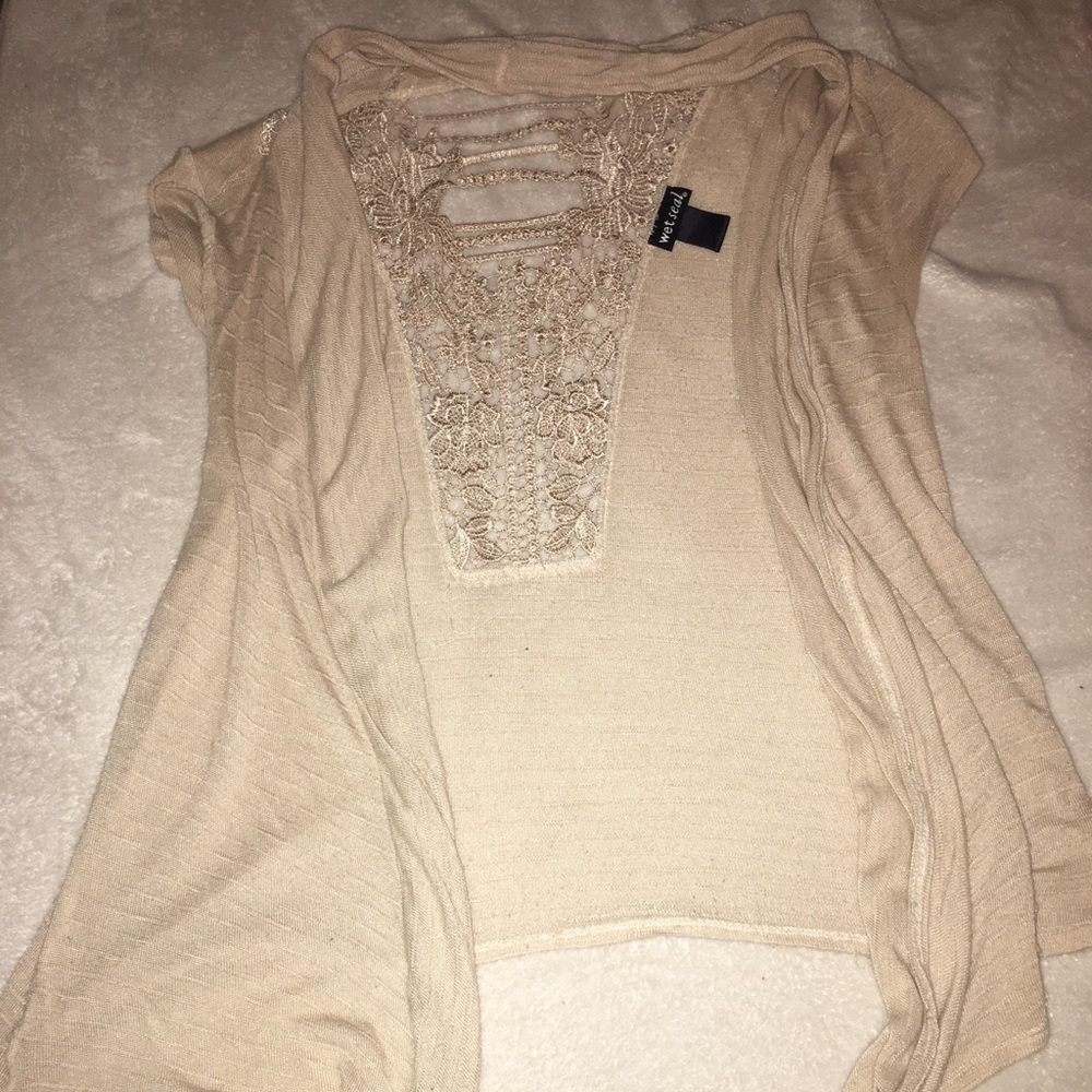 Super cute top!